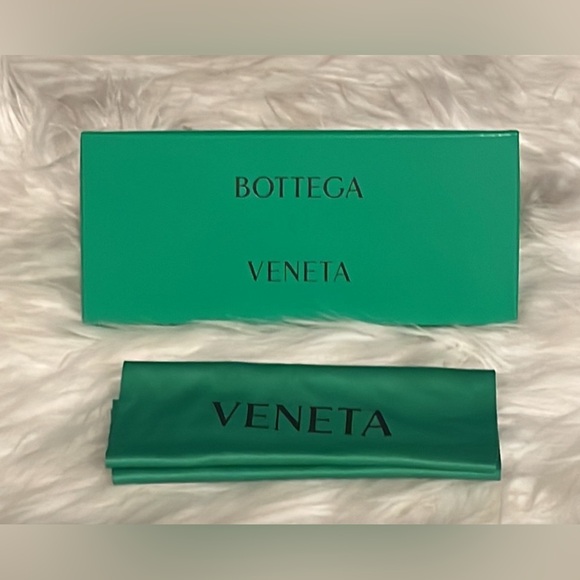 Bottega Veneta Sunglasses NWT - Picture 6 of 7